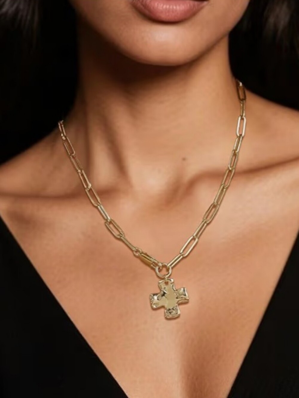NWT Chunky Hammered Cross Paperclip Chain Necklace Gold